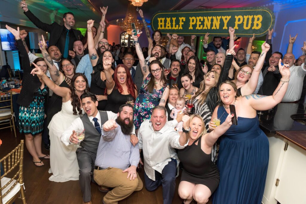 Group photo at the LKW Wedding of Laura and Elvis